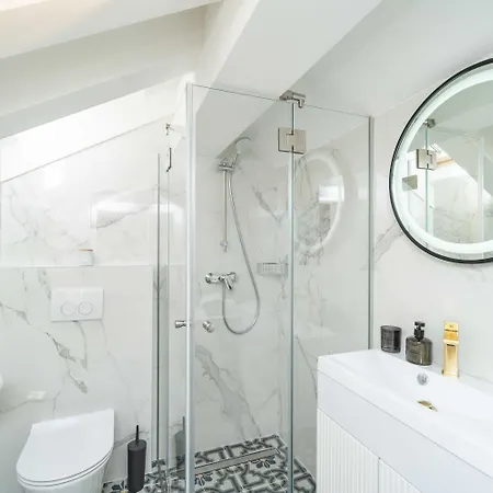 Aura - Comfort Double Affittacamere 4*